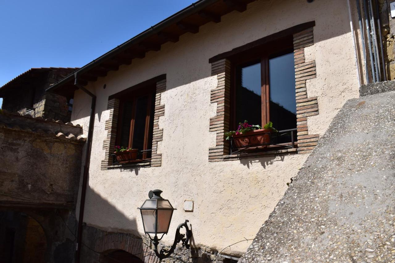 Apartamento Al Castello Di Leprignano Capena Exterior foto