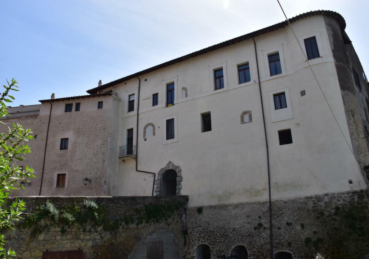 Apartamento Al Castello Di Leprignano Capena Exterior foto