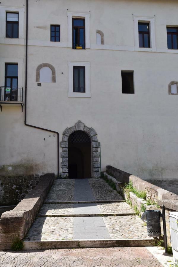 Apartamento Al Castello Di Leprignano Capena Exterior foto